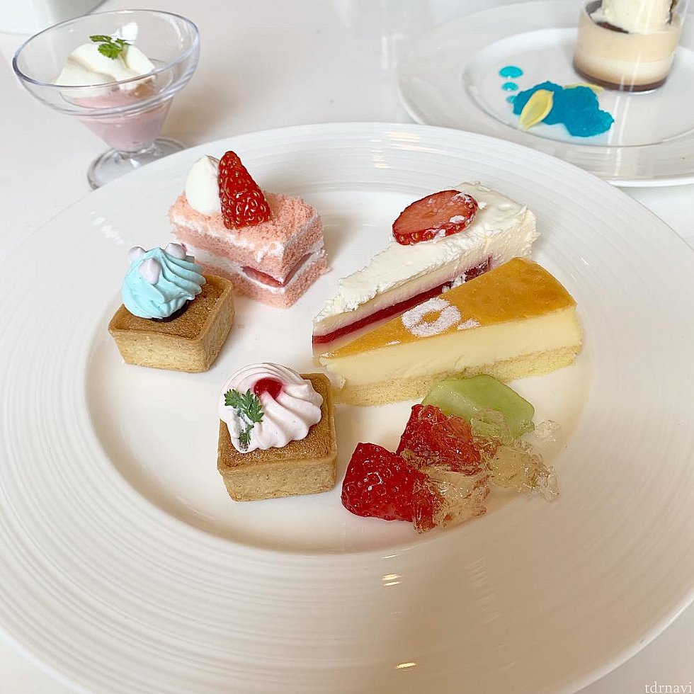 ケーキからアイスまで全部美味しかったです!