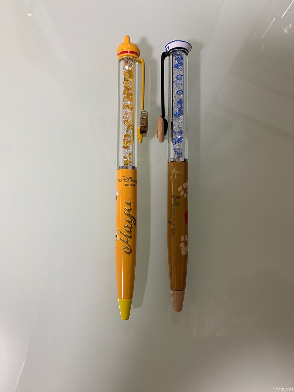 日本で購入したプーさんのボールペンと比較。