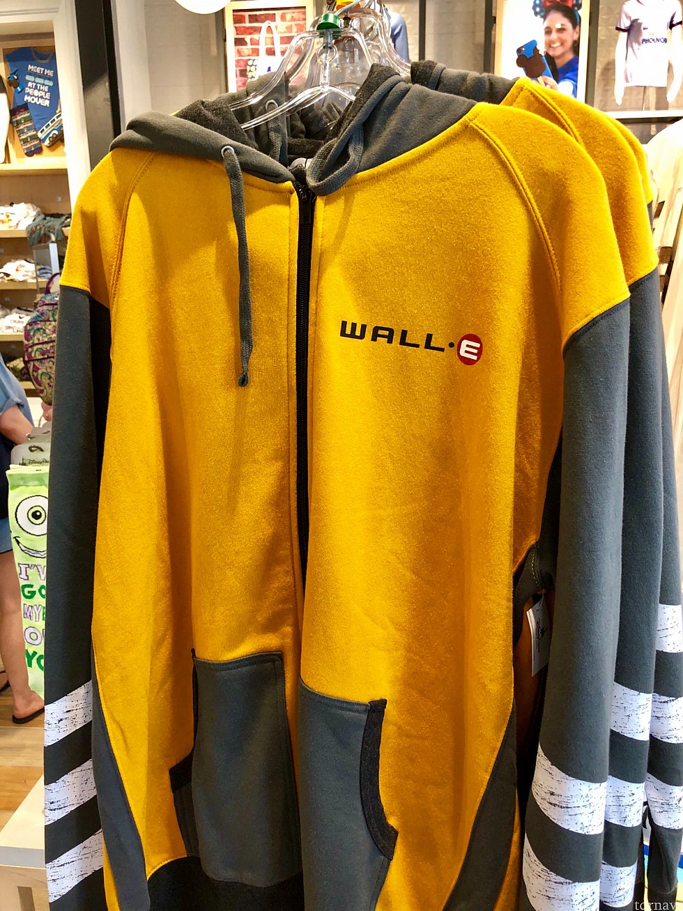 そして最後は僕の大好きな「Wall-E」から。フード付きパーカーは$64.99。