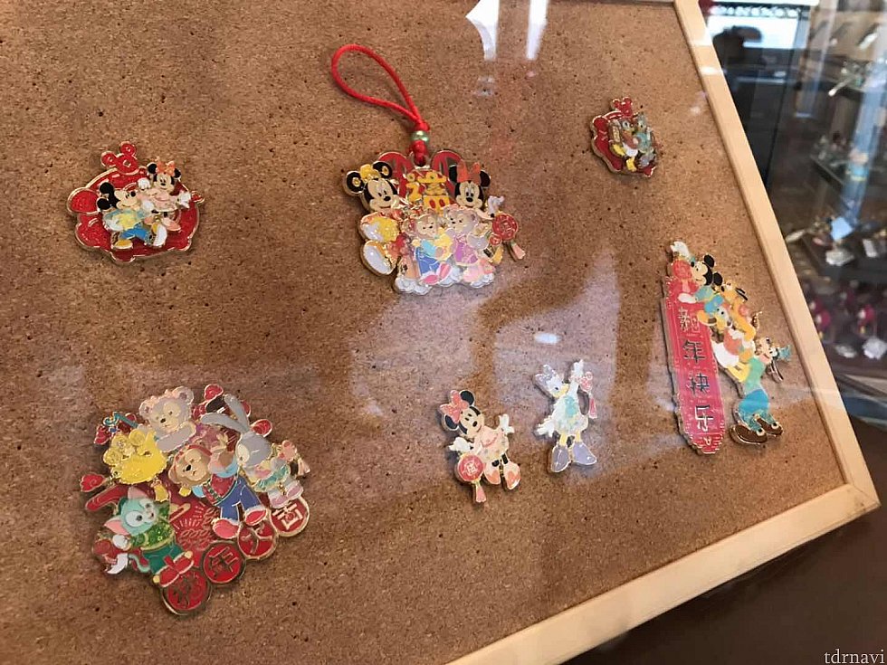 イベント開始に合わせて限定ピンバッジも発売!