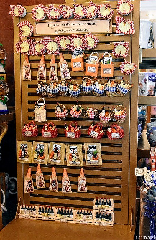 こちらのマグネットも店舗限定とのこと