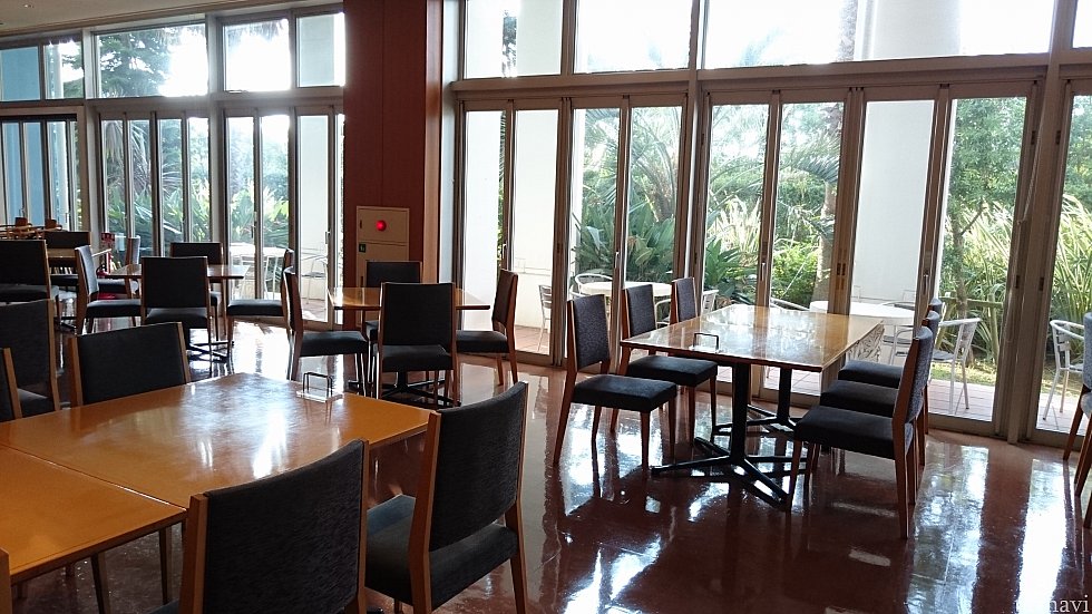 朝食会場