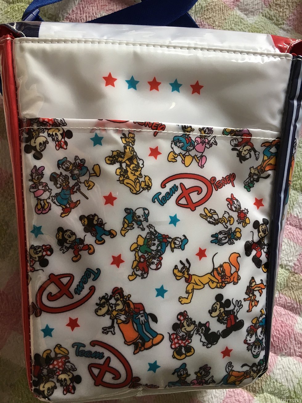 後ろにはtoday の入るポケット付き