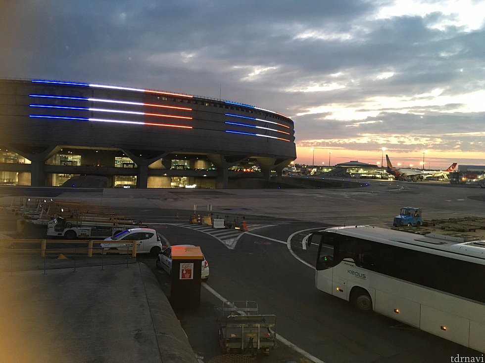 無事にパリ着!20分早着でした