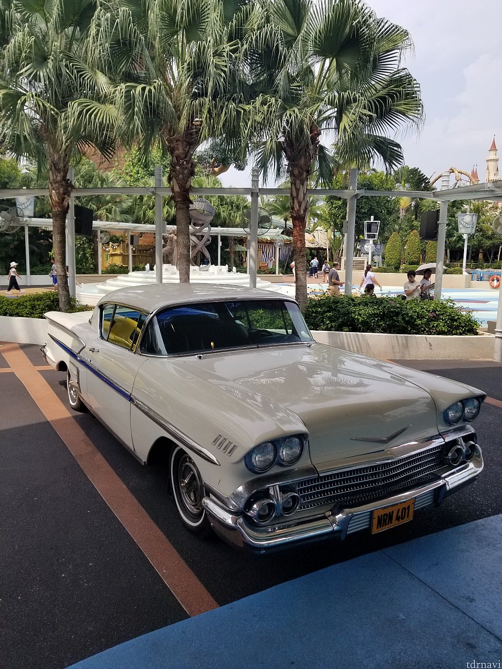 この車に乗ってドライブスルーしたい。