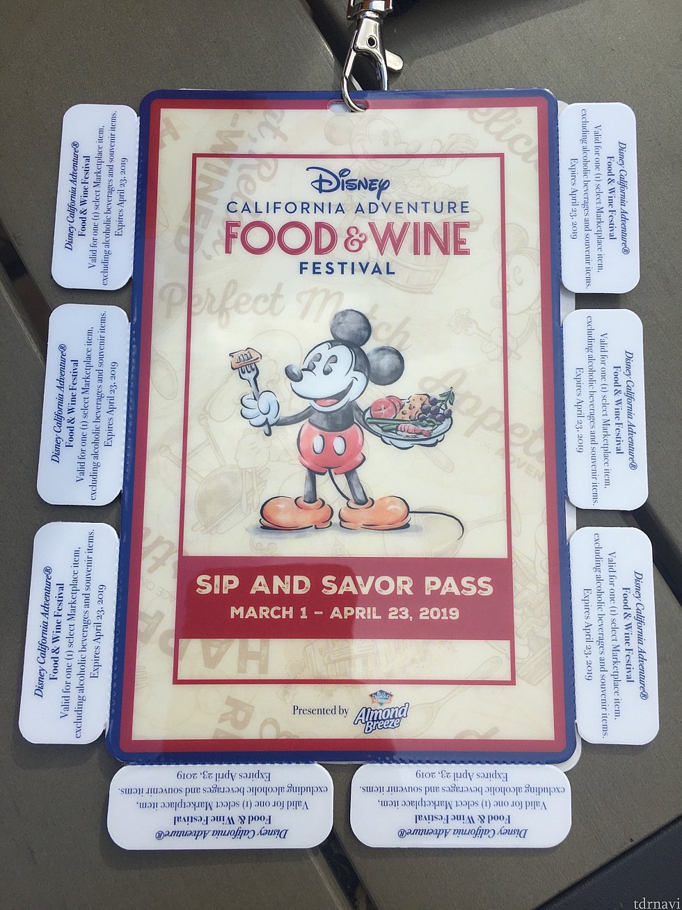 SIP AND SAVOR PASS
かなり多くの方がこのパスを首からぶら下げてました。