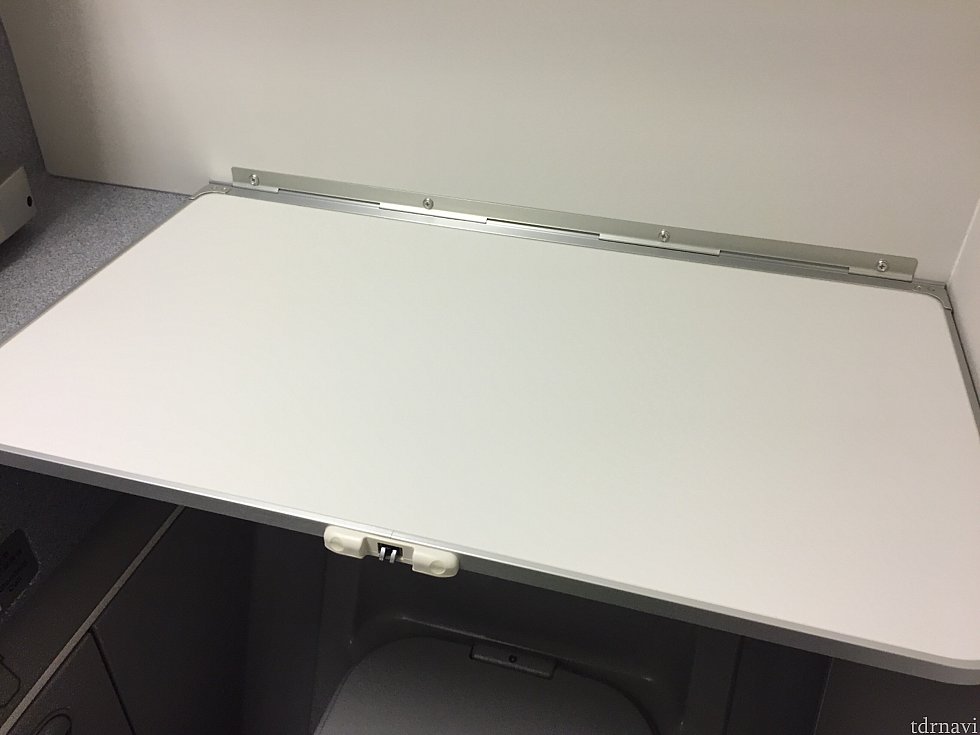 開くとこんな感じ。なかなか安定しています。