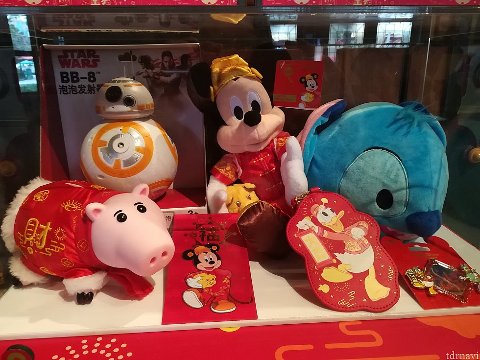 福袋は各ショップで中身が少し違うようです。