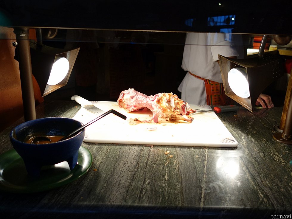 ローストポークだったかな?切ってくれます。