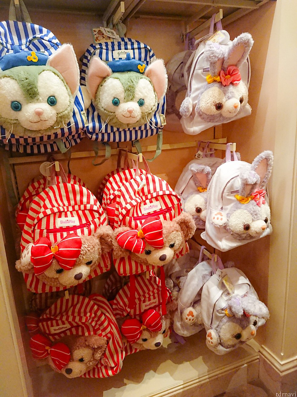 ぬいぐるみがついたリュックサック、結構大きめでした。ダッフィー、シェリーメイ、ジェラトーニ、ステラ・ルー。
319元