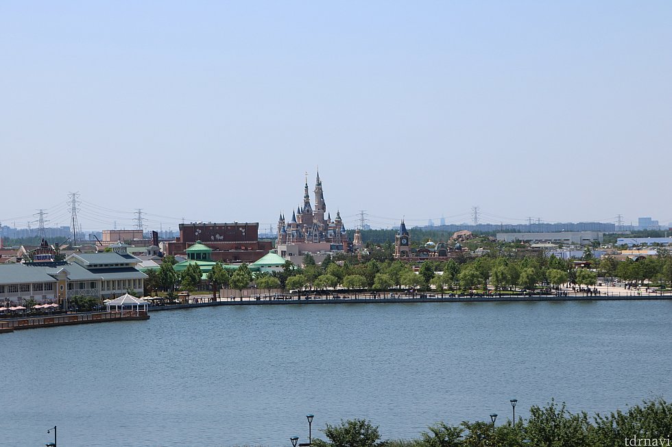 クラブラウンジからみた朝の上海ディズニー
