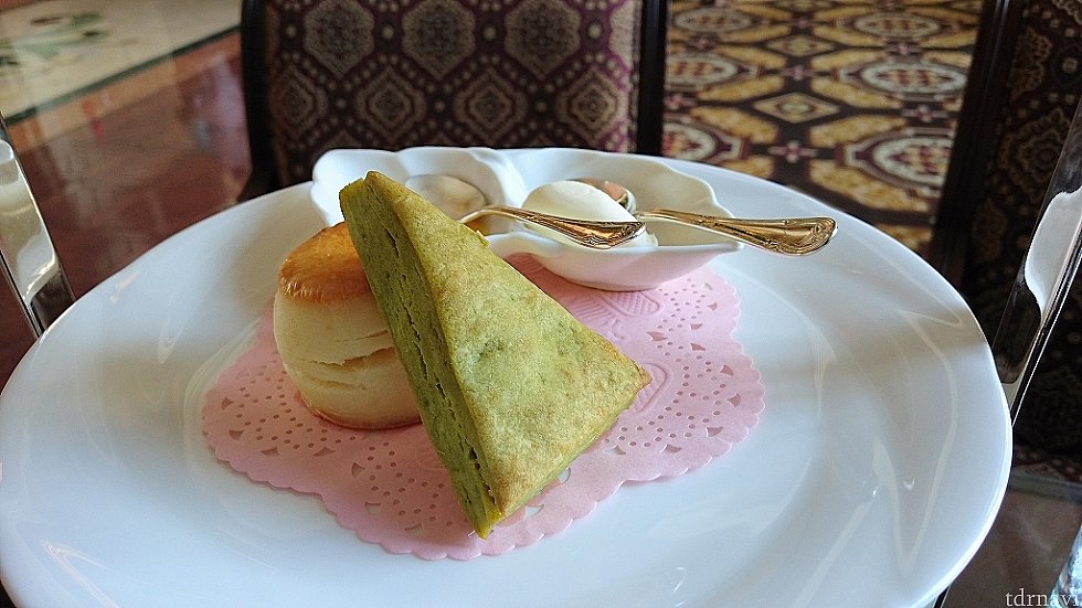 あまり野菜&マンゴー味(緑色のスコーン)は強くないので苦手な方も食べれるかと。