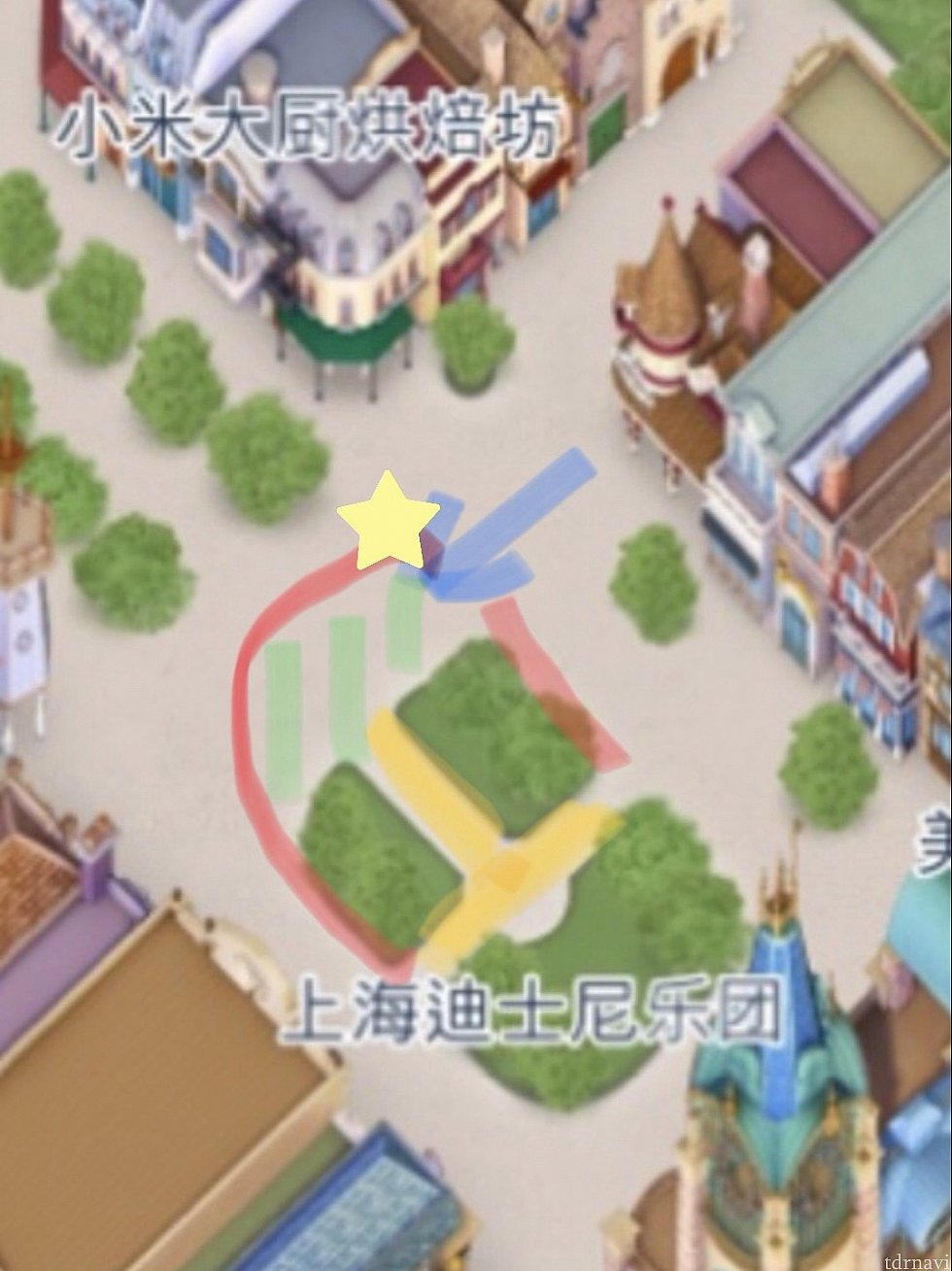 赤いラインより外が鑑賞エリア。
黄色と緑のエリアをキャラが移動します。
1日目は☆のあたりから見ました。