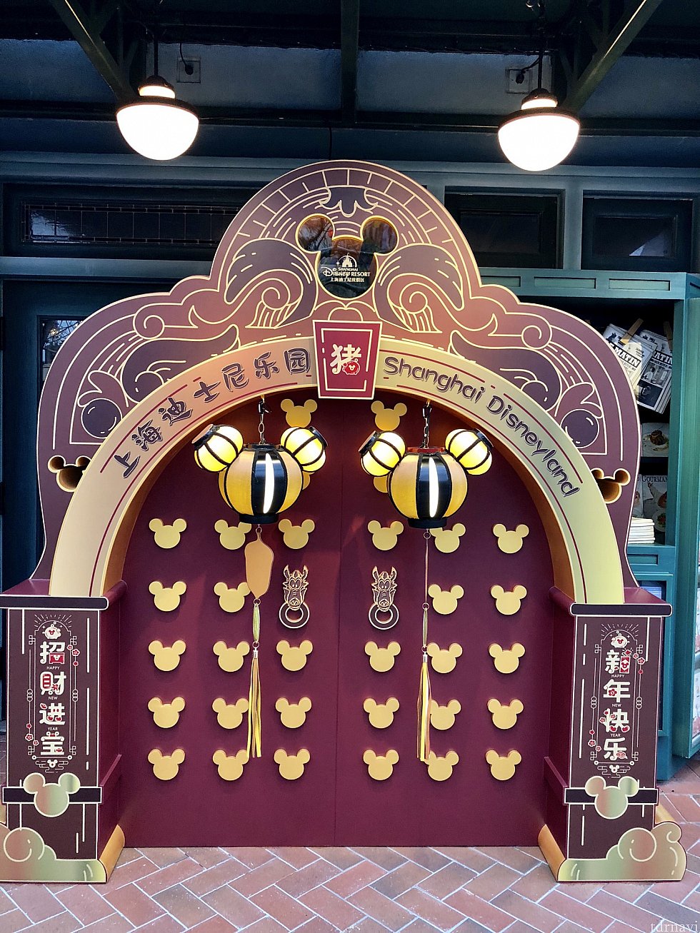 今年も各キャラクターの灯籠が飾られています