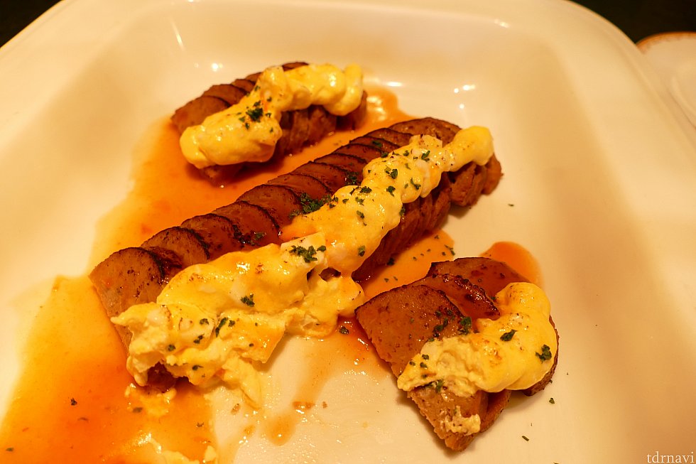 ミートローフエッグマヨネーズ焼き!これも美味しかったな〜!卵とマヨネーズを和えたソースが美味しい!