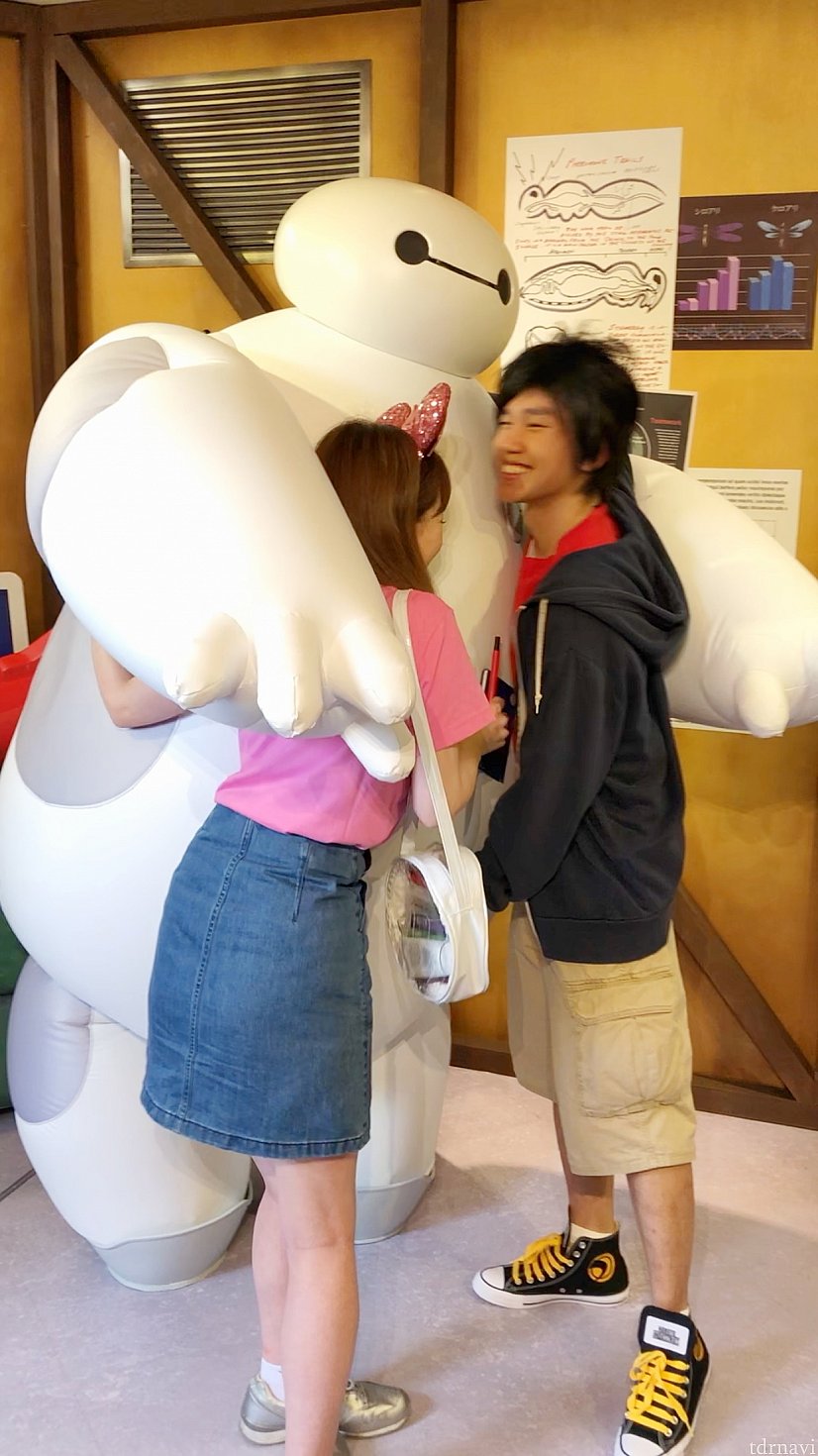 ほわほわのベイマックスとハグ♪♪