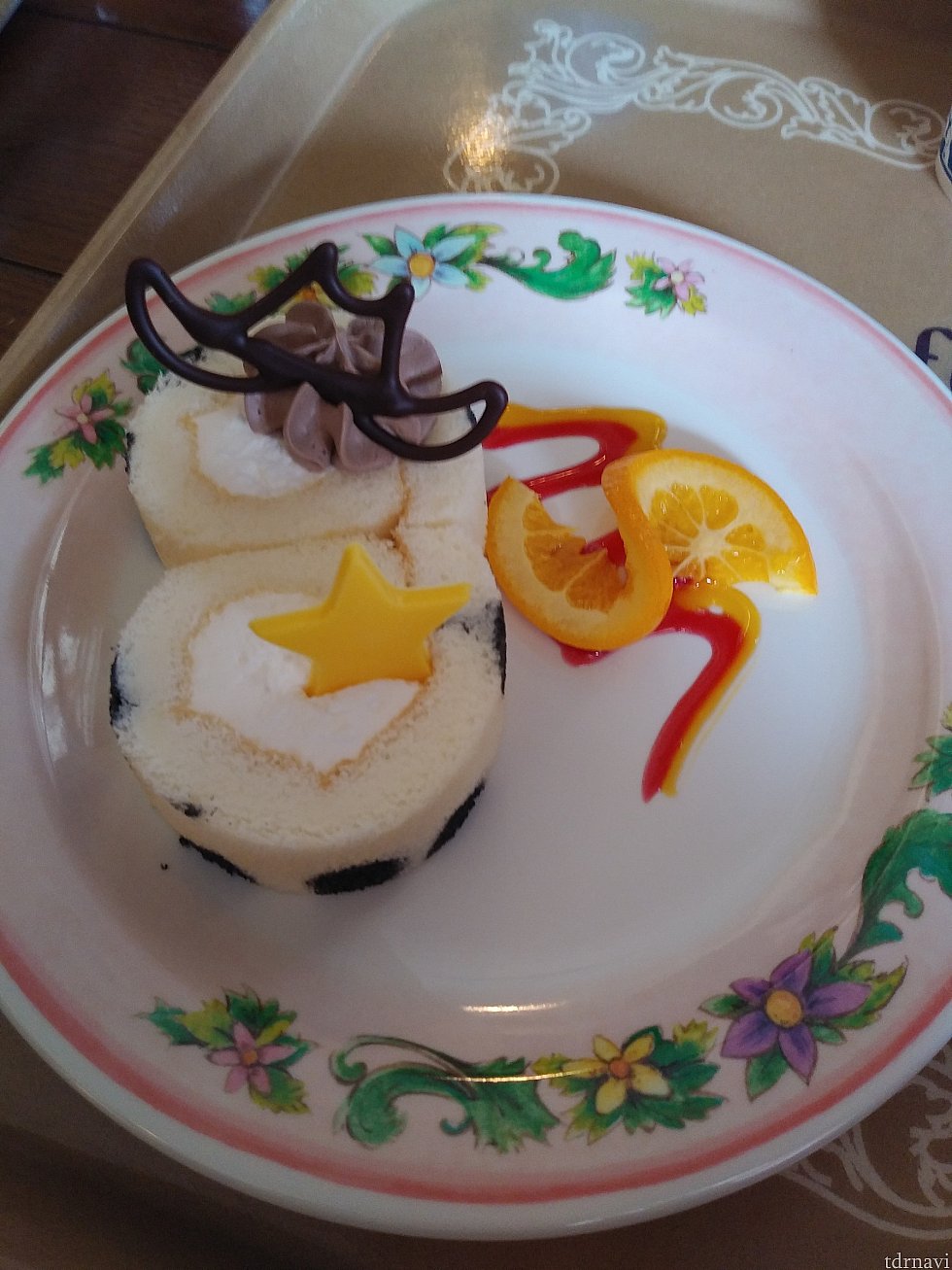クリームロールケーキ
(別の日に食べました😅)
