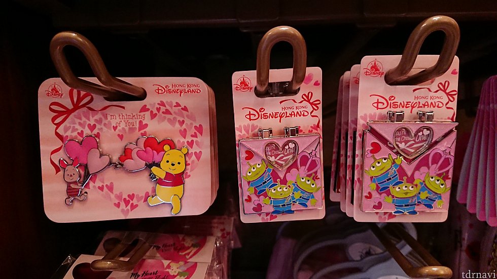 ピンズプーさん☆105HKD・エイリアンは赤いシールが貼ってありました。