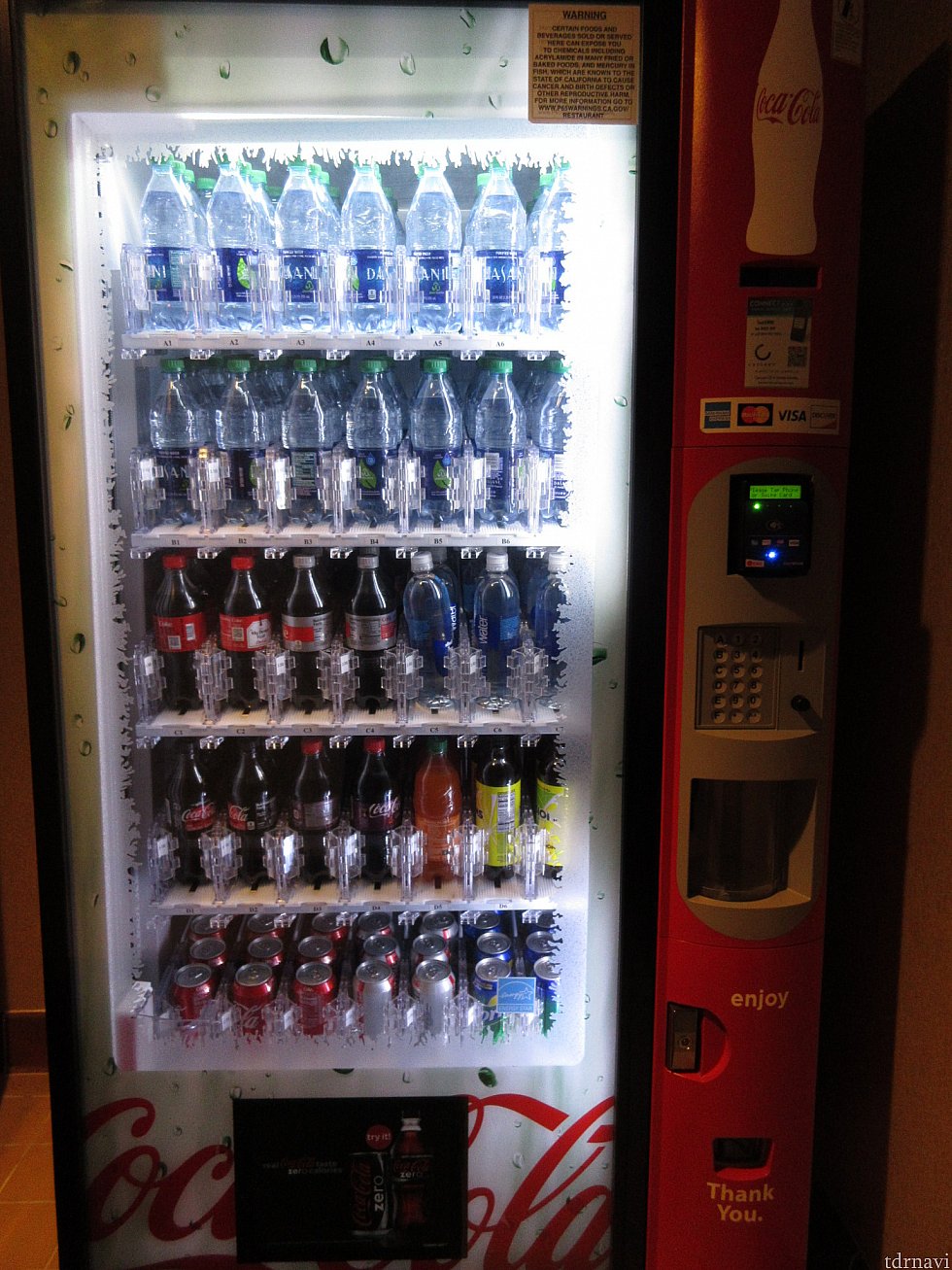 ラインナップ🥤水が一本$3.5とぶっ高です😇歩いて15分くらいかかりますがCVSなどで買うのをお勧めします🤗