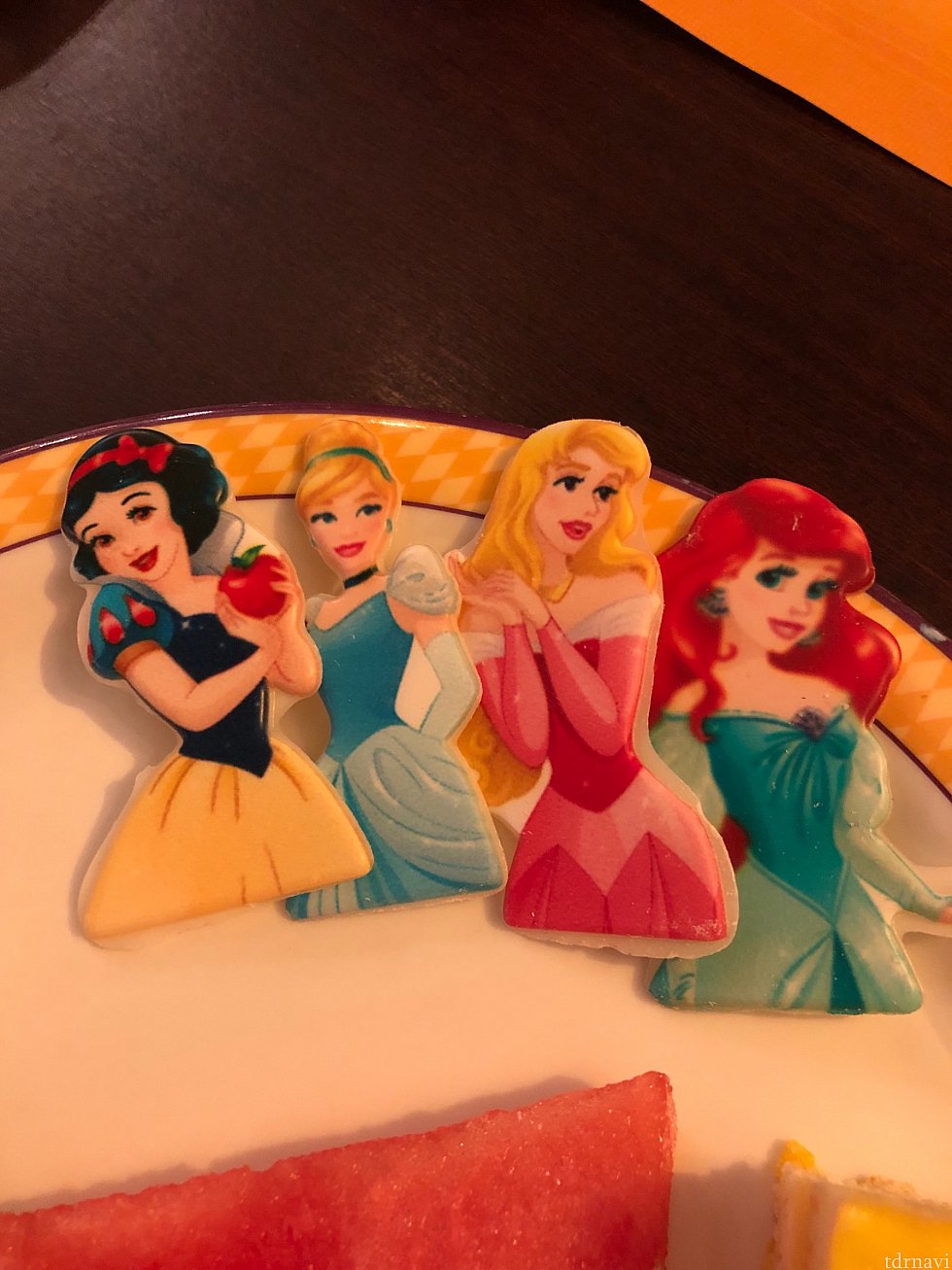 たまたま未使用のプリンセスもらいました、コレはホワイトチョコレートで出来ていて食べられます♡