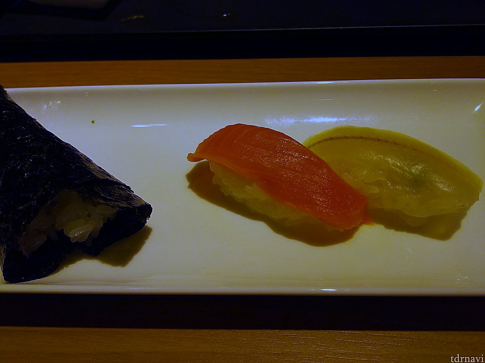 巻物は中が見えませんが鉄火です。