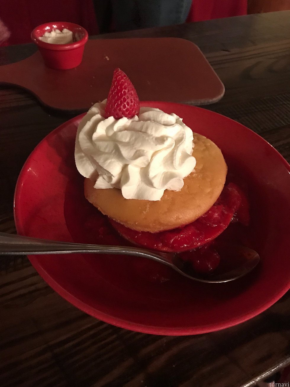 デザートは意外にさっぱりペロリといけました!