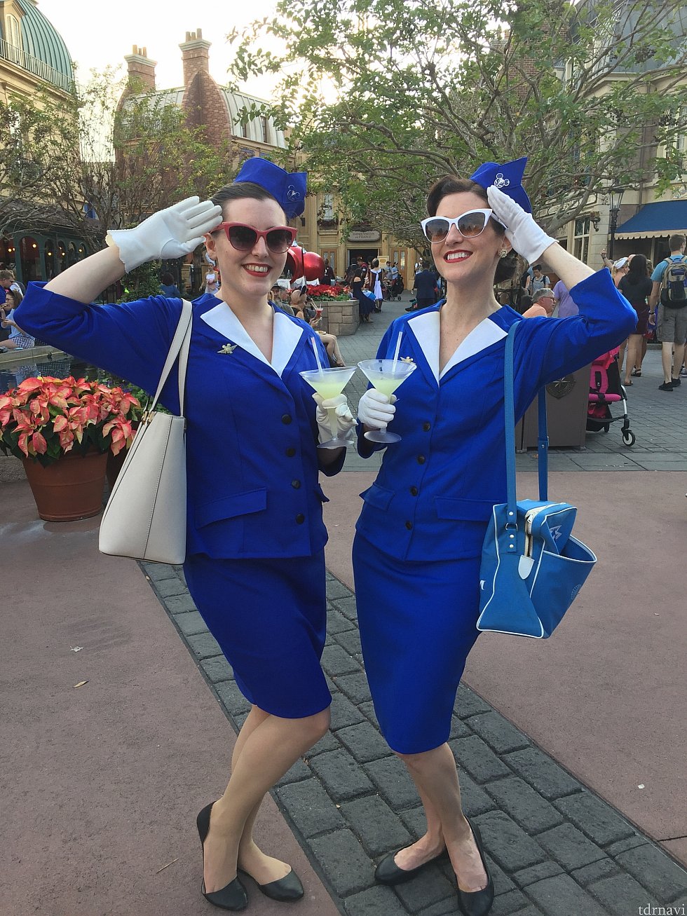 今回のDapper Dayでの1番のヒットはこの方達ではないかとおもいます。1920年から50年に存在したPan Am 航空のフライトアテンダントさん風ですね。めっちゃ素敵でした。バッグも帽子のピンバッチも注目です。