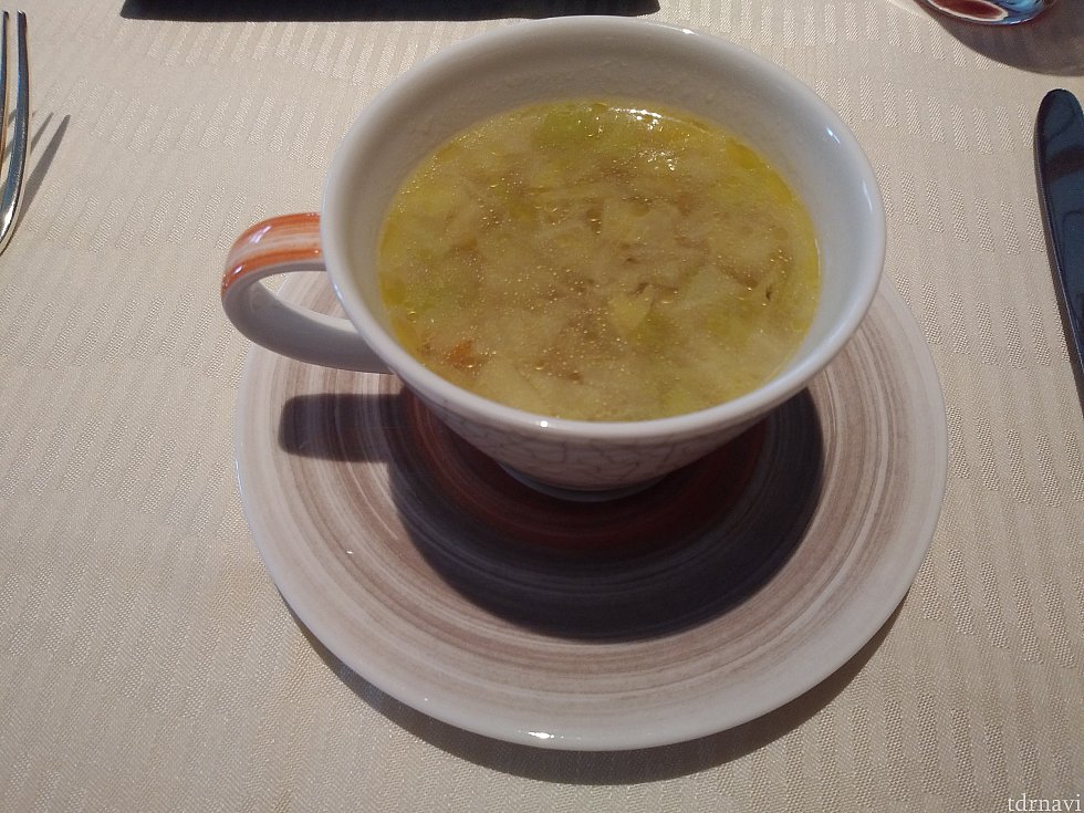 野菜スープ
玉ねぎ入りなので、母へ~
具だくさんで熱々、おいしかった!(母より)
