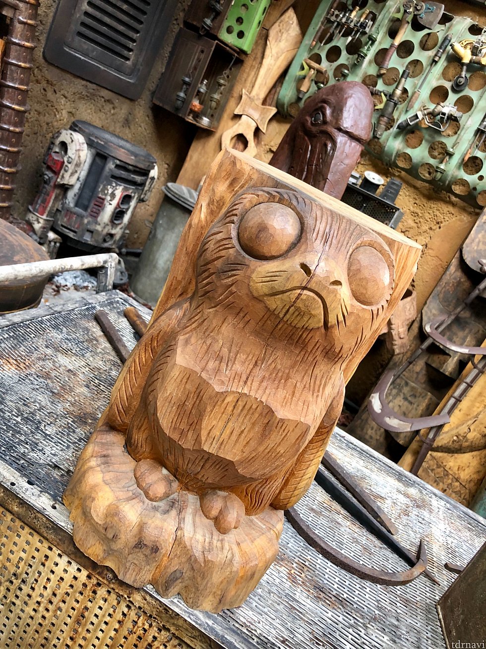 Porg風の民芸品も。