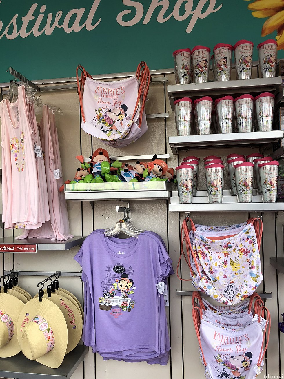 今回のフラワー&ガーデンのレポートはいかがだったでしょうか。例年よりグッズ数が少なく、さみしい感じもしましたが、何か気になった商品はありましたでしょうか?5月の28日まで開催しているフラワー&ガーデンフェスティバル。春ならではのこのイベント、皆さんも一度は参加してみると楽しいと思います。