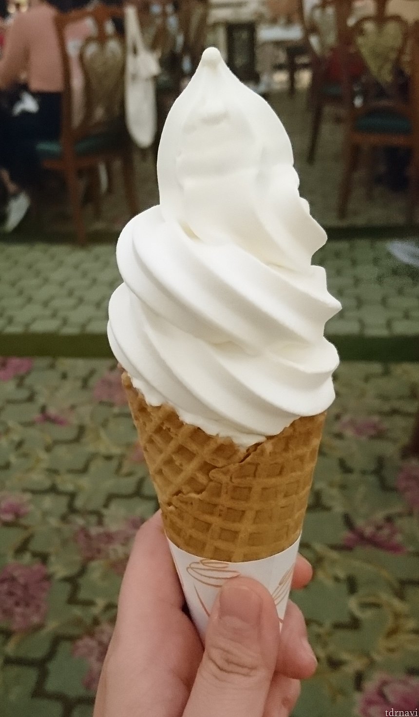 ソフトクリームは自分で巻きます♪