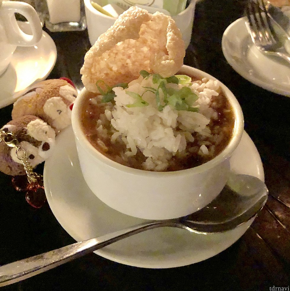 娘はスープを
トマト味のスパイシーなスープだったそう。
トマト味スープが大好きな娘は美味しいと言ってました。