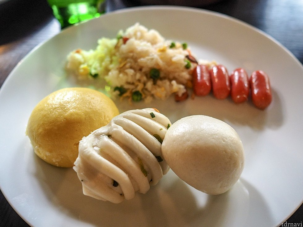 朝から色々食べられて大満足!