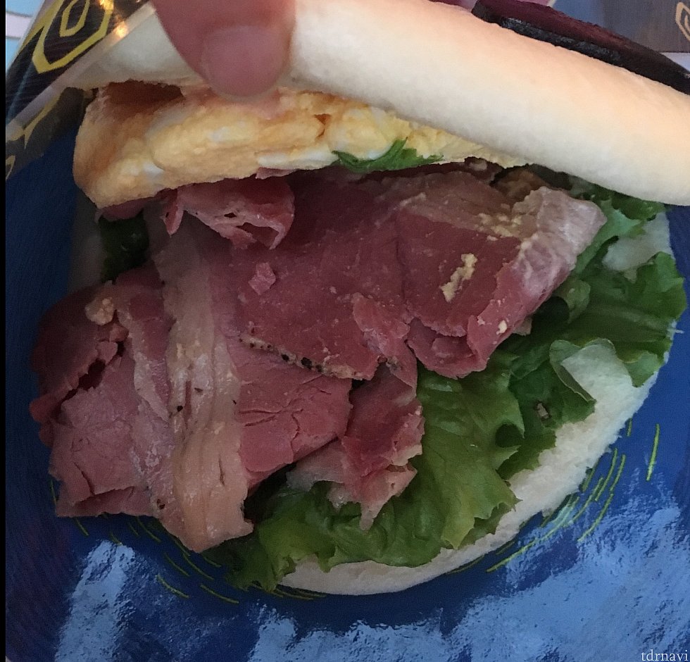 ボリームある中身!
肉好きにはたまりません!