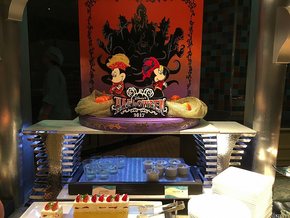 ハロウィン仕様のケーキビュッフェ。