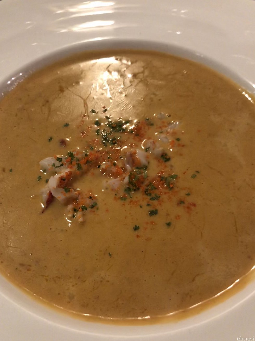 appetizerとしてMaine Lobster Bisque(ロブスターのビスク)を頼みました。これは白ワインの味も程々に残しつつ濃厚なエビの味わい。
本当に絶品でした。