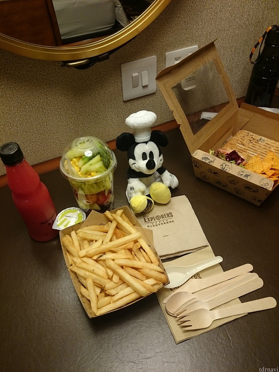 お部屋で食べました♪