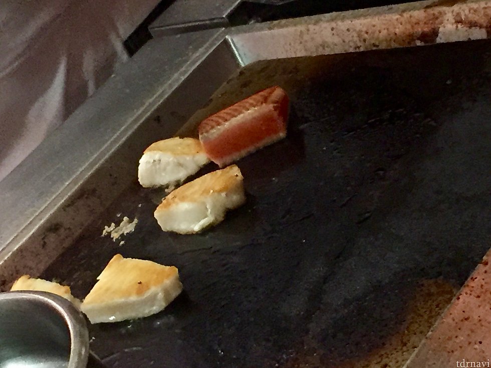 料理されているのが席から良く見えます。