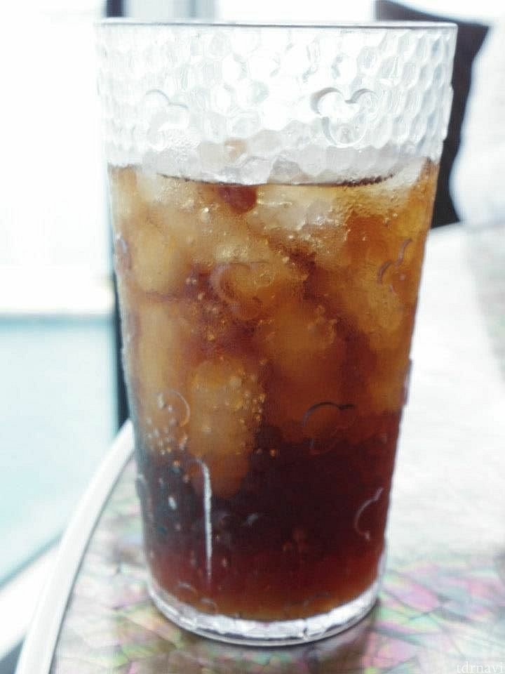 コップにもミッキーの水滴が