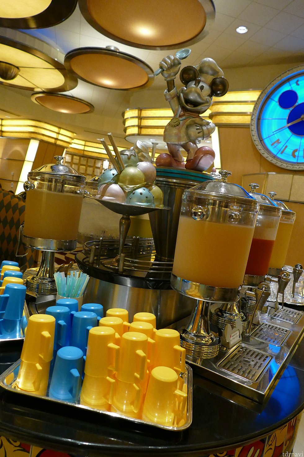 ドリンクコーナー!
オレンジジュースは果肉入りで美味しかったです✨