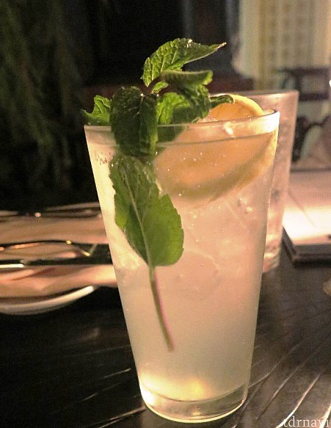 ミント。飲み物お代わり自由です。