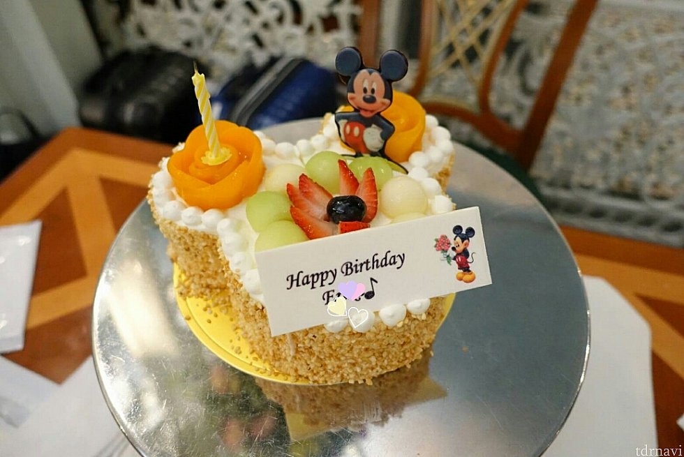 バースデーケーキ!happybirthday○○って入れてください!と自分で頼みました😜