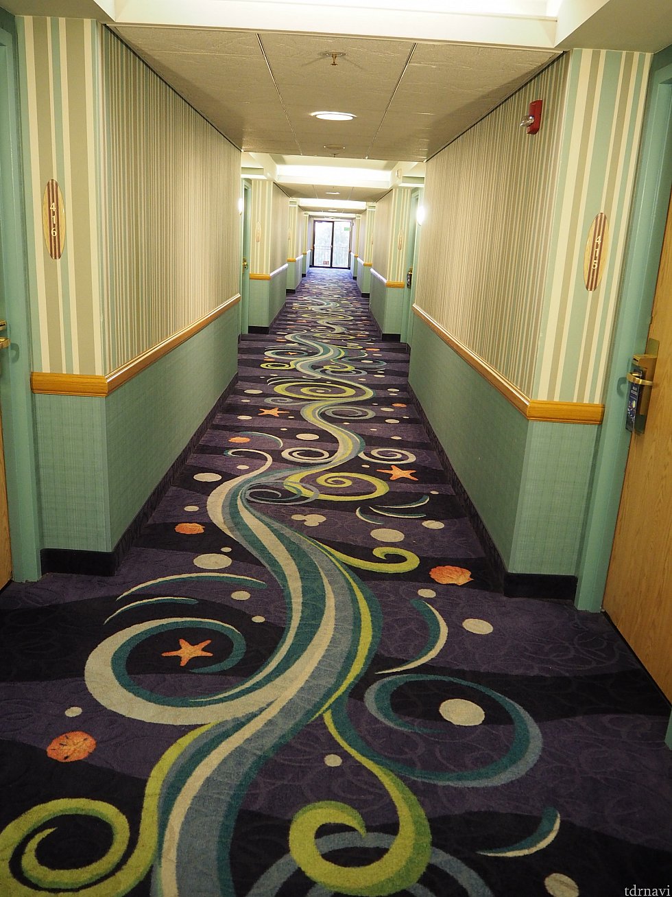 海のような模様の廊下