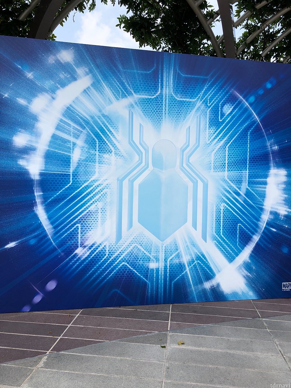 スパイダーマンの新グリーティングスポットのようですが、今回は遭遇出来ず