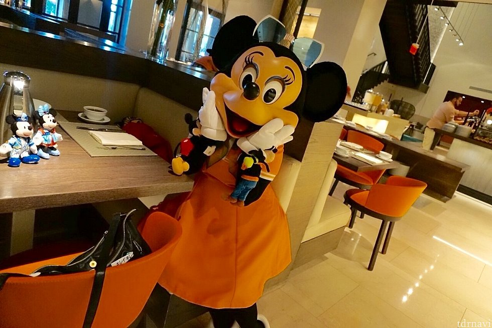 イカス時計だねミニー!