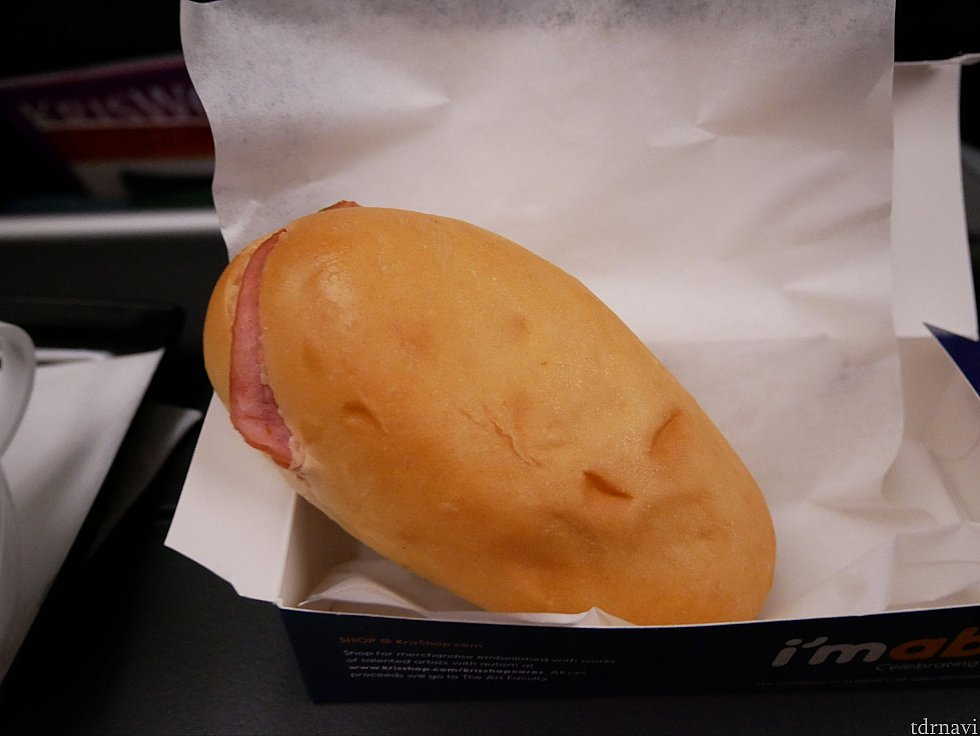 【復路】軽食のパン
行きは美味しかったけど、帰りは...まぁ食べれるけどって感じでした😅
