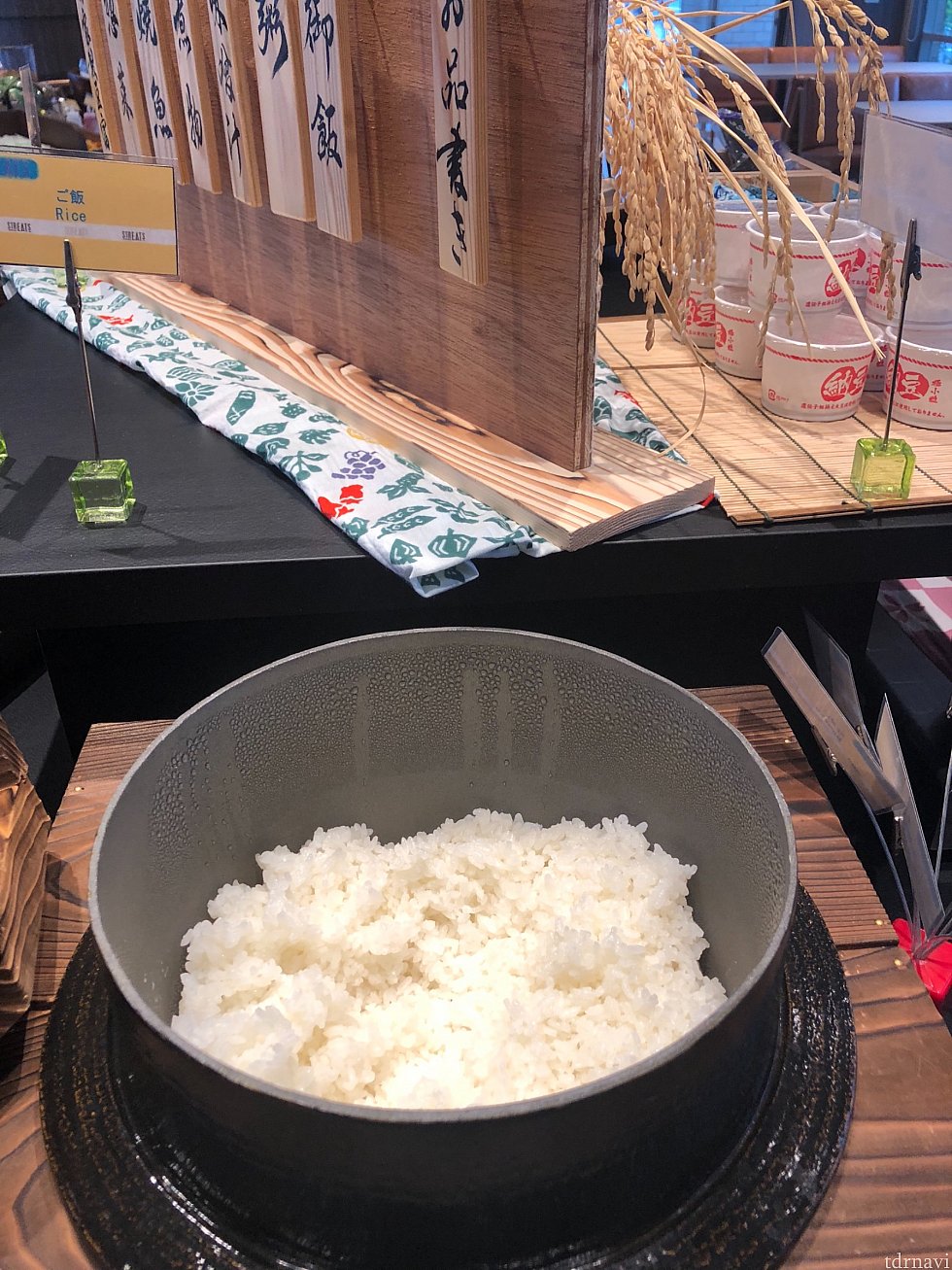 釜で炊いてるごはん🍚