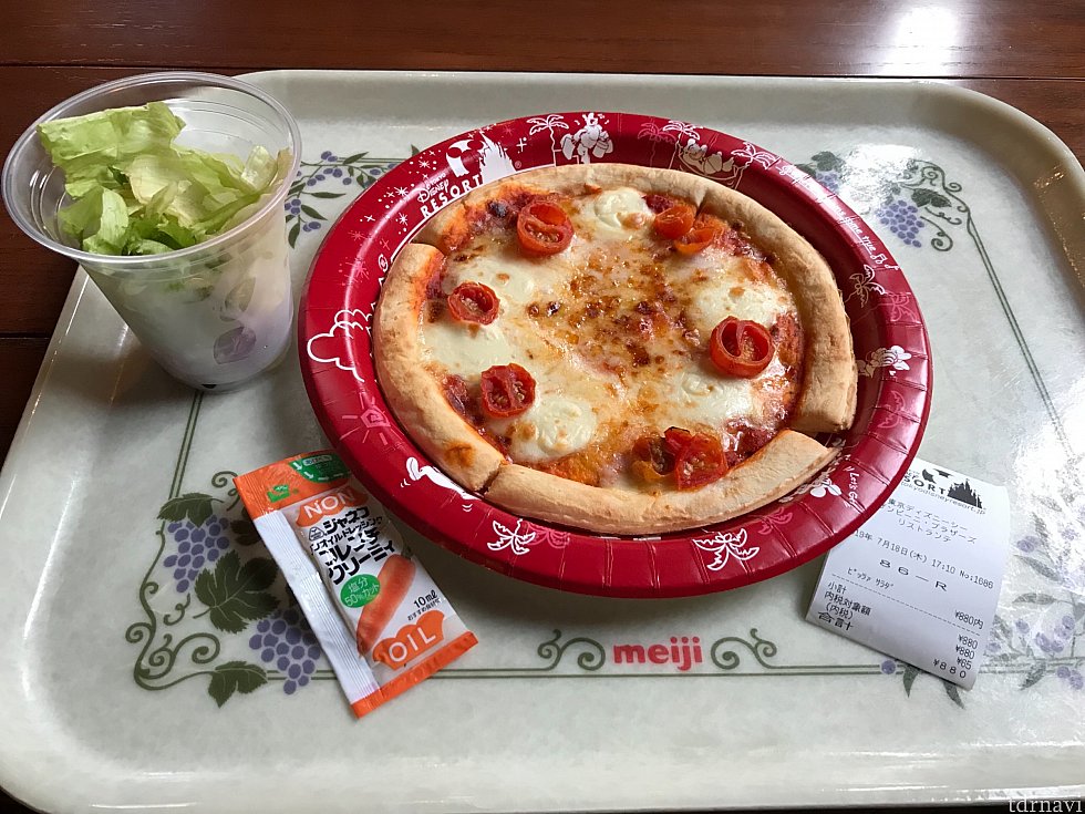 別々に出てきて、自分で乗せる方式でした💡ベースのピッツァは、以前販売していた「トマトとモッツァレラのピッツァ」と同じものだと思います😋💕