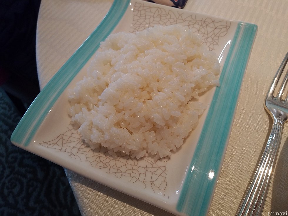 メインと一緒にライスがきます🍚