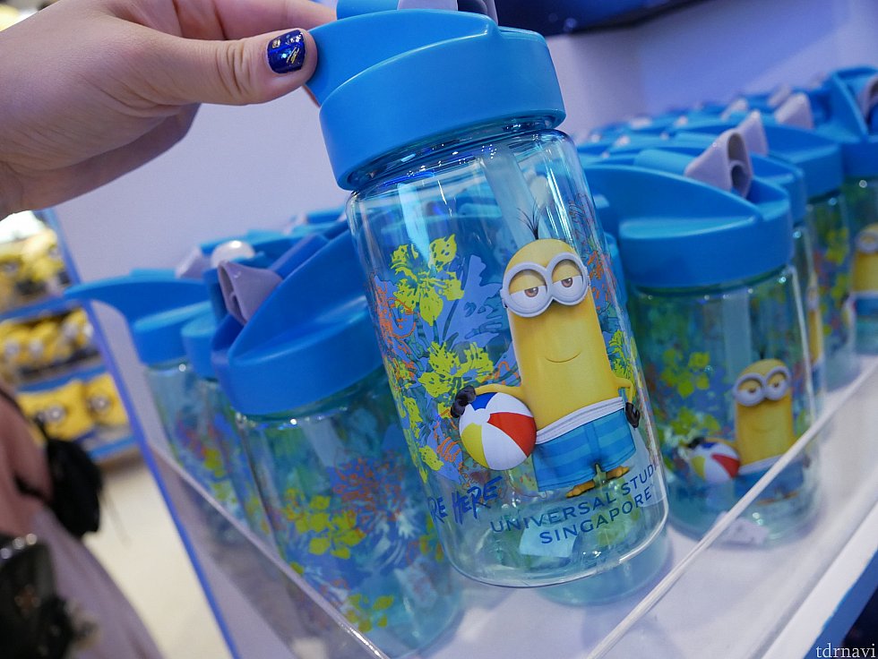 水筒 $18
ドリンクのサイズが大きいので、飲みきれないものを移す水筒があったらなーと途中で思ったので、現地調達してもよいかも。